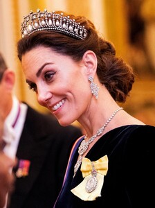 kate-middleton-evening-reception-for-members-of-the-diplomatic-corps-in-london-12-11-2019-6.jpg
