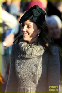 kate-middleton-prince-william-christmas-day-service-13.jpg