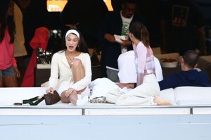 kendall-jenner-and-bella-hadid-david-grutman-s-yacht-in-miami-12-04-2019-8.jpg