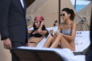 kendall-jenner-and-bella-hadid-in-bikinis-beach-in-miami-12-04-2019-8.jpg