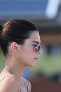 kendall-jenner-in-bikinis-at-the-beach-in-miami-12-04-2019-9.jpg