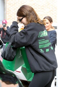 kendall-jenner-shopping-at-goyard-in-beverly-hills-12-10-2019-1.jpg