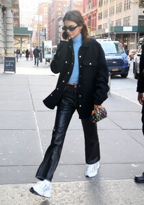 kendall-jenner-street-style-new-york-city-12-12-2019-2.jpg