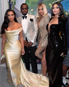 khloe-kardashian-social-media-12-25-2019-6.jpg
