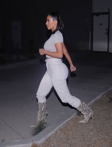 kim-kardashian-heading-out-for-dinner-in-los-angeles-12-04-2019-1.jpg