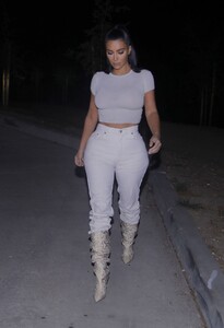 kim-kardashian-heading-out-for-dinner-in-los-angeles-12-04-2019-4.jpg
