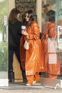 kourtney-kardashian-rosti-cafe-in-calabasas-12-30-2019-5.jpg