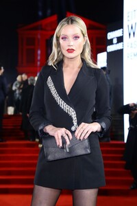 laura-whitmore-fashion-awards-2019-red-carpet-in-london-4.jpg
