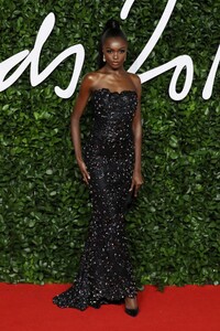 leomie-anderson-fashion-awards-2019-red-carpet-in-london-5.jpg