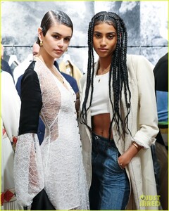 loewe-new-york-store-opening-17.thumb.jpg.6ccbf901f99298d953032db60e880d85.jpg