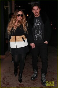 mariah-carey-bryan-tanaka-go-shopping-in-aspen-06.jpg