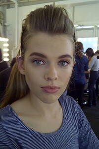 models-new-look-thick-eyebrows.thumb.jpg.c686305b55b907b77b9b82302d086a25.jpg