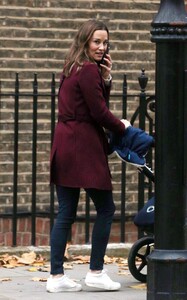 pippa-middleton-out-in-chelsea-11-21-2019-5.jpg