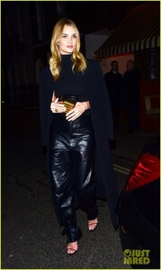 rosie-huntington-whiteley-jason-statham-night-out-03.thumb.jpg.beb79bcadabcc0500bd2651143f4f483.jpg