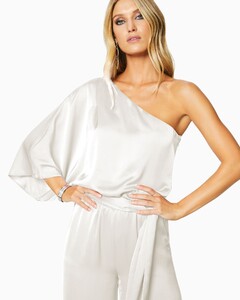 rtw_2019_11_h2_A1119500_tessajumpsuit_cream_4898_5000x@2x.thumb.jpg.efb91fa6fe83265aaa02eaf7a23b19ee.jpg