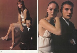 steven_meisel-a_whiter_shade_of_pale-vogue_italia_n.572-april_1998_17-18.jpg.1ec3496a63107f81a3d0a1688b0dd2a3.jpg.8a688a8e88ff4a9f594330fa40cc3e44.jpg