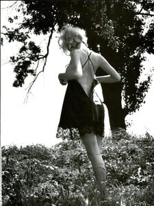von_Unwerth_Vogue_Italia_September_1995_12.thumb.jpg.ef4535529ce9467797799340b82a6976.jpg