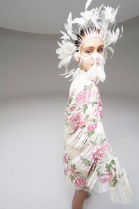 00002-Giambattista-Valli-Couture-Spring-2020-credit-Giambattista-Valli.thumb.jpg.5041e53b27e0ce50b6f6ae423305fbdc.jpg