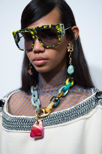 00004-ports-1961-details-spring-2020-ready-to-wear.thumb.jpg.e656659bf169feace543dcd2e0a78c9f.jpg