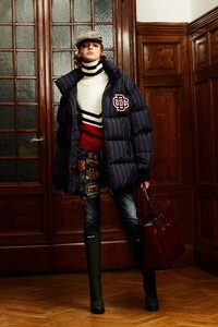 00005-DSquared2-Pre-Fall-2020.thumb.jpg.52f4124617f94e088fe8370c22fec66d.jpg