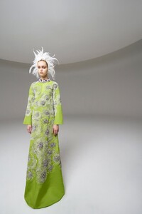 00005-Giambattista-Valli-Couture-Spring-2020-credit-Giambattista-Valli.thumb.jpg.96c75318ec0a87c8945dd9cc9fcf565a.jpg