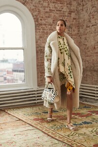 00005-oscar-de-la-renta-new-york-pre-fall-2019.thumb.jpg.8db5efbbeaff7429e722c8b7bfa27a54.jpg
