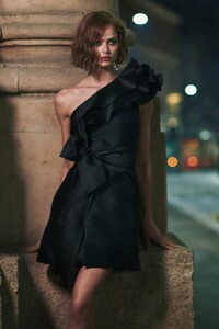 00006-Alberta-Ferretti-Limited-Edition-Couture-Spring-2020.thumb.jpg.05ded90dd3ce2796aa19ca21ff20914e.jpg