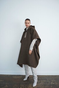 00006-Isabel-Marant-Pre-Fall-2020-credit-Bibi-Borthwick.thumb.jpg.c2555244a054c09d90b68ee4118f6618.jpg