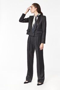 00006-emporio-armani-pre-fall-2020.thumb.jpg.e3eeb5d5bbede81f5475ddca31de03ad.jpg