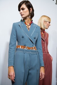 00006-ports-1961-details-spring-2020-ready-to-wear.thumb.jpg.45f2e4d51b0386ea0b8abc3c68abf3f7.jpg
