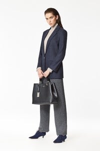 00007-emporio-armani-pre-fall-2020.thumb.jpg.5a3a29b9ad5a4bd83e5980cdd82eca2d.jpg