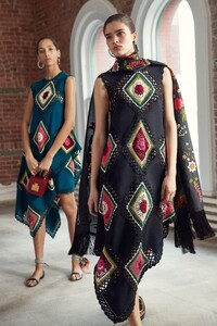 00007-oscar-de-la-renta-new-york-pre-fall-2019.thumb.jpg.d0ea1db427714ff51e8f3109a85fbbbd.jpg