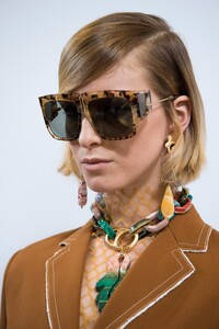 00007-ports-1961-details-spring-2020-ready-to-wear.thumb.jpg.732677319238b869139868894ac11750.jpg