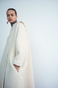 00008-Isabel-Marant-Pre-Fall-2020-credit-Bibi-Borthwick.thumb.jpg.0250a7d33f272e9e5581962a9acd1a34.jpg