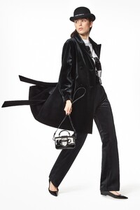 00011-emporio-armani-pre-fall-2020.thumb.jpg.2648258b2e75cd90edd4393012c4e6b1.jpg