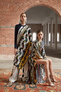 00011-oscar-de-la-renta-new-york-pre-fall-2019.thumb.jpg.820123a03dd2c4474c4838ef769c19f2.jpg
