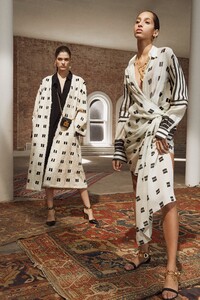 00015-oscar-de-la-renta-new-york-pre-fall-2019.thumb.jpg.4c0e9077f907294b6fe36d3ecd2786d6.jpg