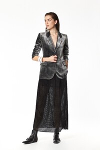 00017-emporio-armani-pre-fall-2020.thumb.jpg.54fe79d69890689f613731d7b8d91d00.jpg