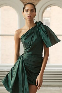00018-oscar-de-la-renta-new-york-pre-fall-2019.thumb.jpg.53e24fd98b9478609497898a1fc55ff6.jpg
