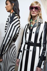 00019-ports-1961-details-spring-2020-ready-to-wear.thumb.jpg.550884536f9aeddbbcad5ee065eb26ef.jpg