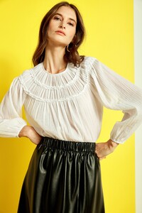 00020-Elie-Tahari-Pre-Fall-2020.thumb.jpg.03ebed3abf91b189c23b09db32477f4c.jpg