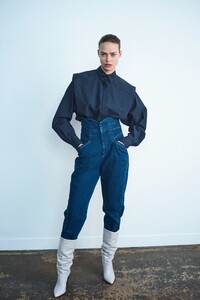 00021-Isabel-Marant-Pre-Fall-2020-credit-Bibi-Borthwick.thumb.jpg.1e571f62605a5a720bbd8158dd88ac1b.jpg