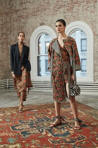 00022-oscar-de-la-renta-new-york-pre-fall-2019.thumb.jpg.e8661ba4194f18118e9a63196b2d47ed.jpg