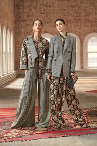 00023-oscar-de-la-renta-new-york-pre-fall-2019.thumb.jpg.5e16427166d8dae14c0543629fa3c899.jpg