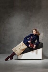 00024-fendi-pre-fall-2020.thumb.jpg.688f72c6333385731efd0f25b898dc87.jpg