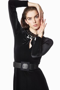 00025-emporio-armani-pre-fall-2020.thumb.jpg.2a802f2395f728d0fcab52be3455c440.jpg