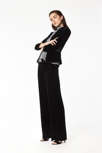 00026-emporio-armani-pre-fall-2020.thumb.jpg.f865189f95369e59dd6b6e07199019b2.jpg