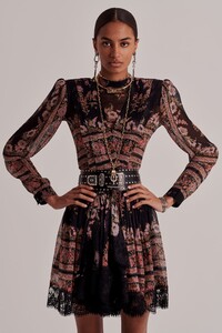 00037-Etro-Pre-fall-2020-credit-Cedric-Buchet.thumb.jpg.4d344b8a5cb91bffd593b714ba78312d.jpg