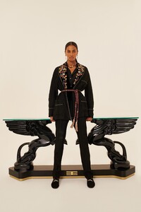 00040-Etro-Pre-fall-2020-credit-Cedric-Buchet.thumb.jpg.ff07ac7ce9b192e6c70963cab2d9c790.jpg