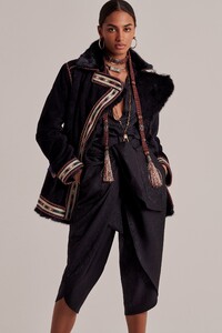 00041-Etro-Pre-fall-2020-credit-Cedric-Buchet.thumb.jpg.2100aab7033fcbad153ba4f1dcf3dcf9.jpg